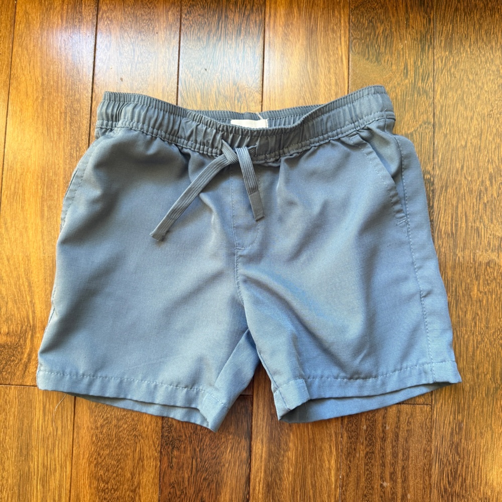 Cene and Heard from Dillards Kids Muted Blue Shorts Size 5